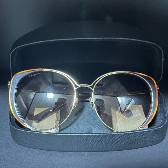 Salvatore Ferragamo Sunglasses - NWTO - Picture 1 of 7